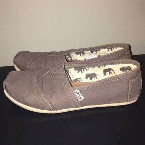 Toms